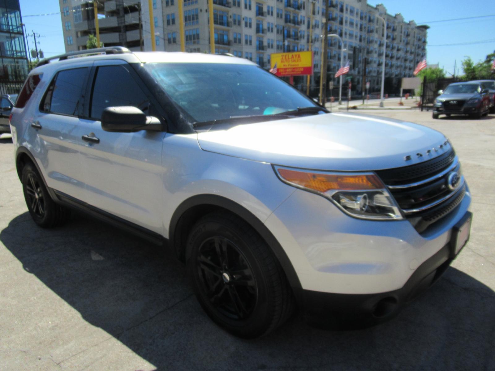 2015 Silver /Gray Ford Explorer XLT (1FM5K7B8XFG) with an 3.5L V6 F DOHC 24V engine, Automatic transmission, located at 1511 North Shepherd Dr., Houston, TX, 77008, (281) 657-1221, 29.798361, -95.412560 - 2015 FORD EXPLORER VIN: 1FM5K7B8XFGB17981 1 F M 5 K 7 B 8 X F G B 1 7 9 8 1 4 DOOR WAGON/SPORT UTILITY 3.5L V6 F DOHC 24V GASOLINE FRONT WHEEL DRIVE - Photo #30